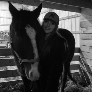 Meet your Posher, Emily